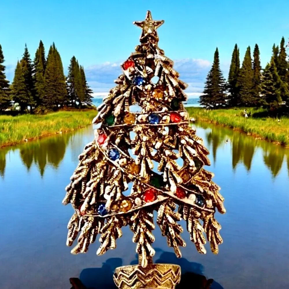 ART Arthur Pepper Vintage Christmas Tree Brooch Rhinestones & Beads Snow Signed